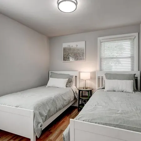 Renovated 2 Bedroom Home Close To Lancaster Attractions Exterior photo